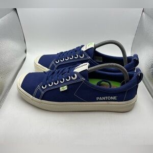 Cariuma Pantone women’s blue sneakers size 9.5